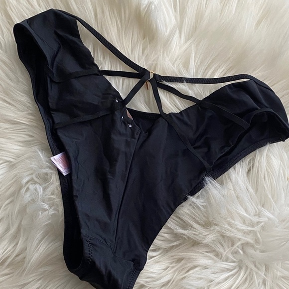 Savage X Fenty black sexy cheeky panty - Picture 3 of 5